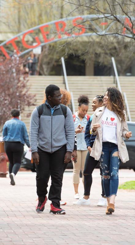 David Asafn Adjaye SPAA'21 and Amaly Garcia SPAA'20 walk to class at Rutgers–Newark campus